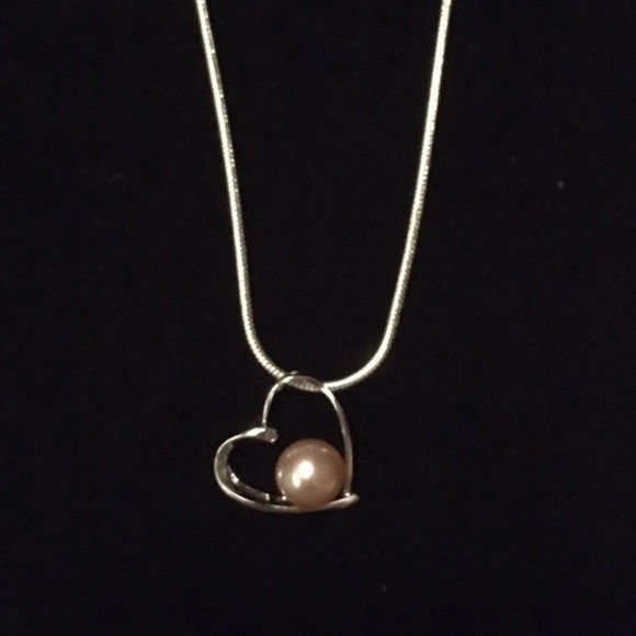 Girl’s necklace - Picture 1 of 3